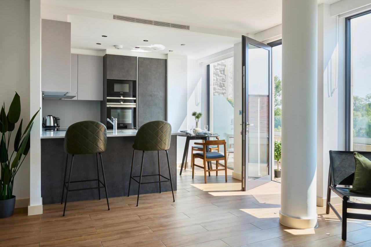 Kew Bridge By Viridian Apartments Esterno foto