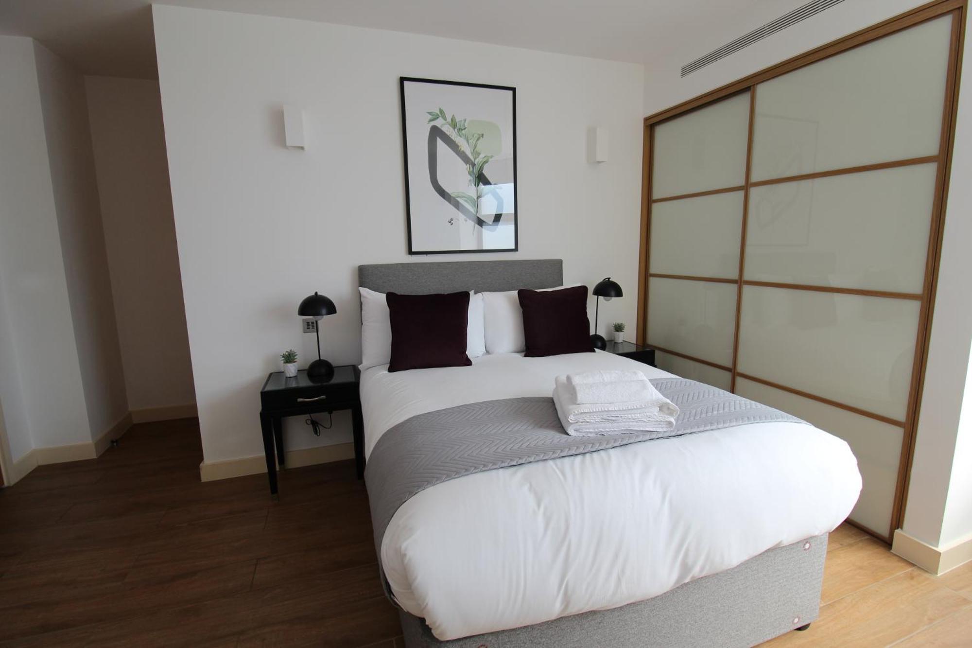 Kew Bridge By Viridian Apartments Esterno foto