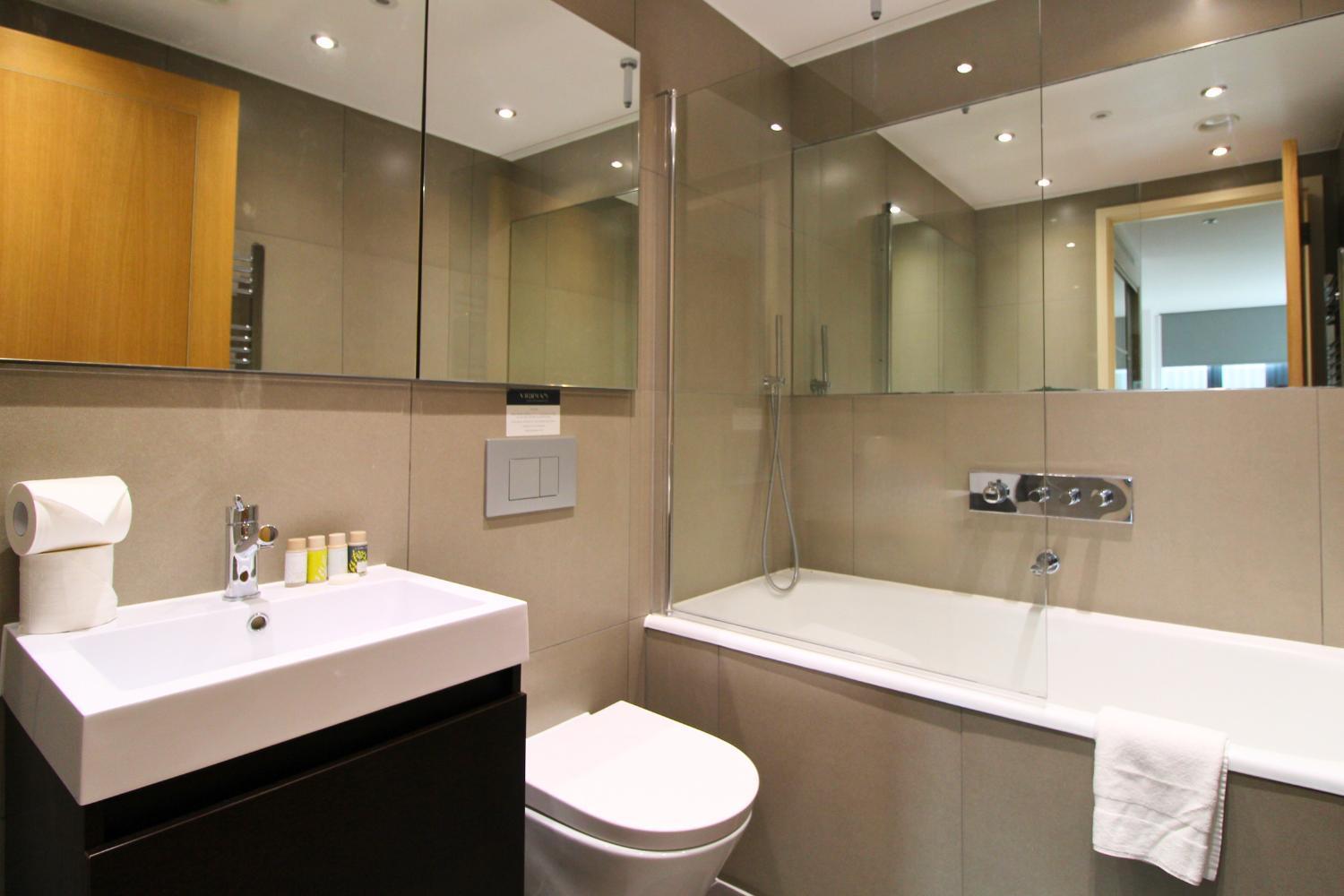 Kew Bridge By Viridian Apartments Esterno foto