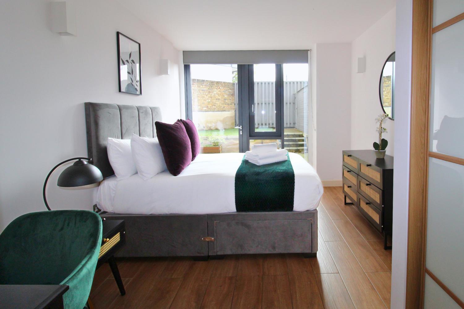 Kew Bridge By Viridian Apartments Esterno foto